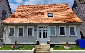 Neues schönes Ferienhaus mit großer Grillterrasse für 12 Personen im Harz