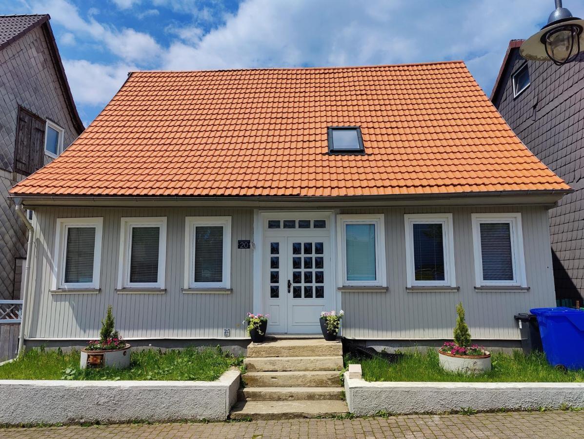 Neues schönes Ferienhaus mit großer Grillterrasse für 12 Personen im Harz Sankt Andreasberg Exterior foto